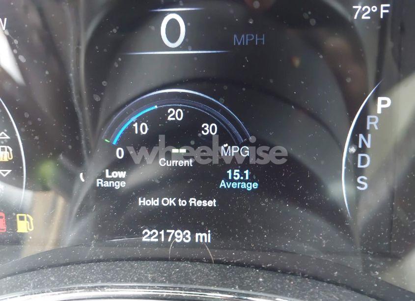 Photo 15 of 2015 Jeep Grand CHEROKEE OVERLAND (VIN 1C4RJECGXFC646728)