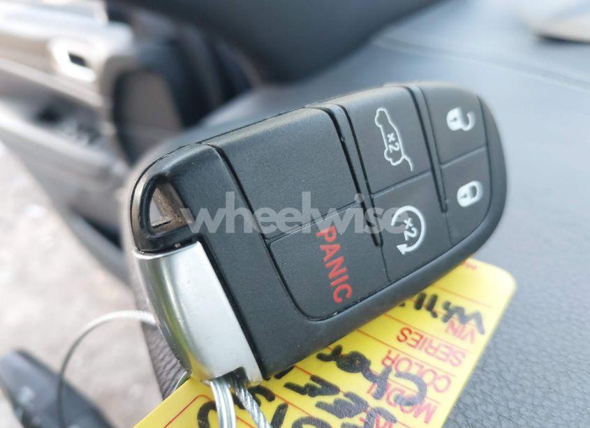 Photo 11 of 2015 Jeep Grand CHEROKEE OVERLAND (VIN 1C4RJECGXFC957530)