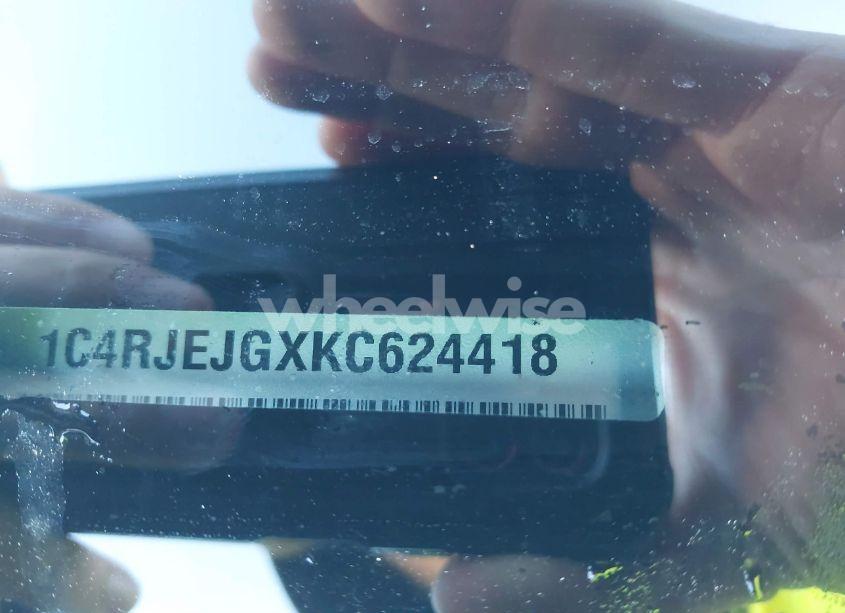 Photo 9 of 2019 Jeep Grand CHEROKEE SUMMIT 4X2 (VIN 1C4RJEJGXKC624418)