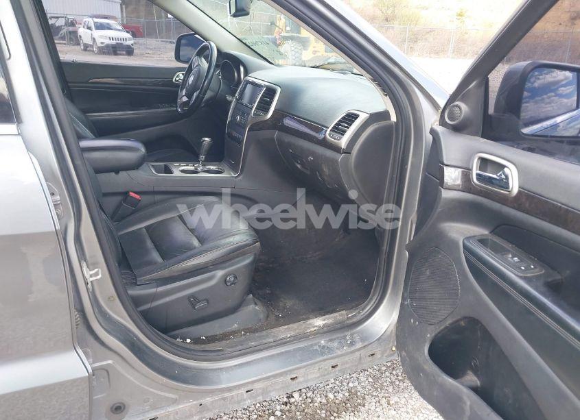 Photo 5 of 2012 Jeep Grand CHEROKEE LAREDO (VIN 1C4RJFAG0CC313524)