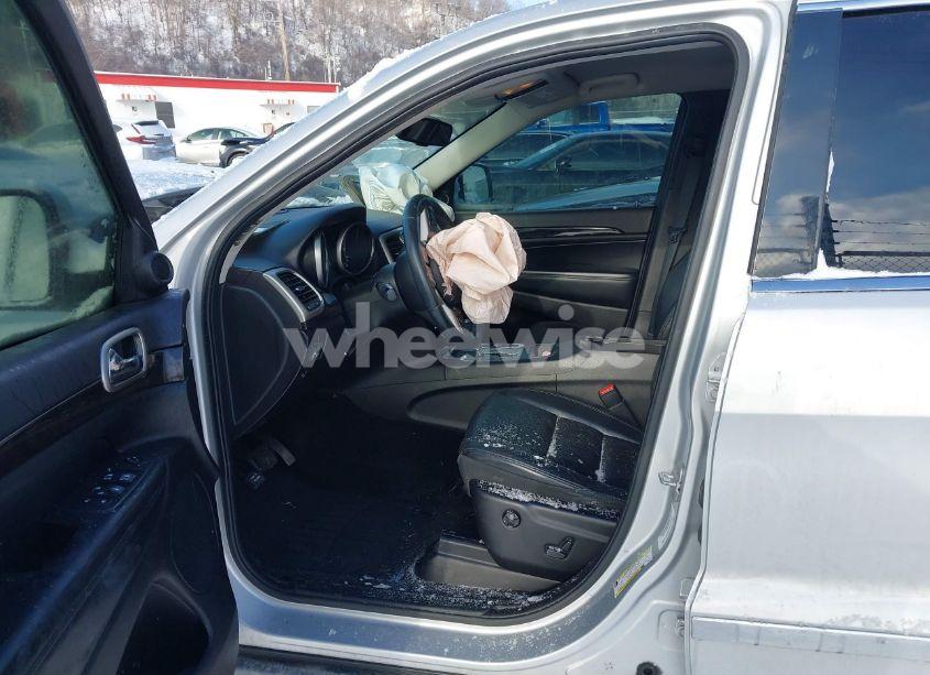 Photo 5 of 2013 Jeep Grand CHEROKEE LAREDO (VIN 1C4RJFAG0DC549611)