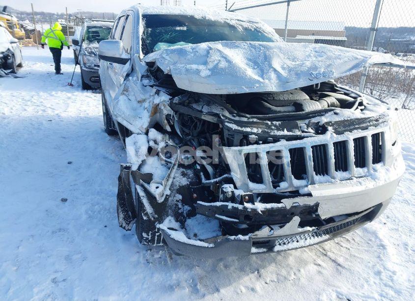 Photo 6 of 2013 Jeep Grand CHEROKEE LAREDO (VIN 1C4RJFAG0DC549611)