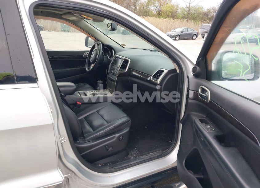 Photo 5 of 2013 Jeep Grand CHEROKEE LAREDO (VIN 1C4RJFAG0DC556512)