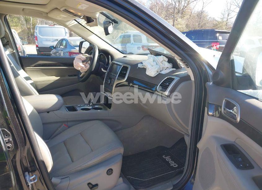 Photo 5 of 2013 Jeep Grand CHEROKEE LAREDO (VIN 1C4RJFAG0DC557577)