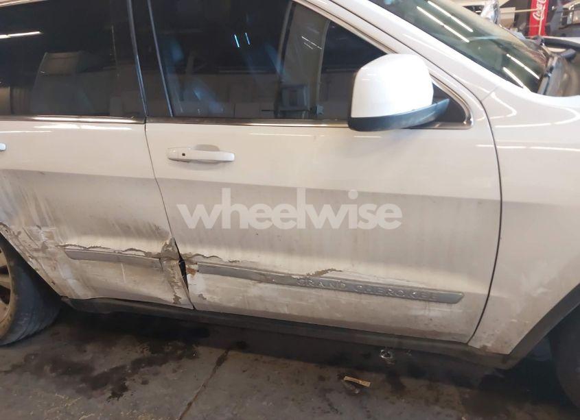 Photo 18 of 2013 Jeep Grand CHEROKEE LAREDO (VIN 1C4RJFAG0DC599005)