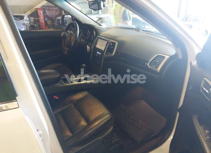 Photo 5 of 2013 Jeep Grand CHEROKEE LAREDO (VIN 1C4RJFAG0DC599005)