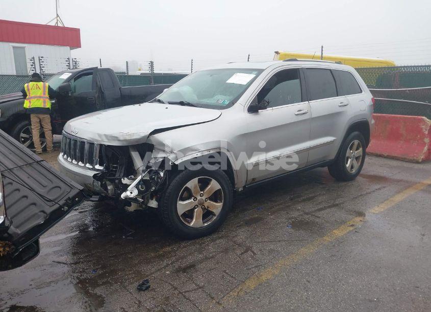 Photo 2 of 2013 Jeep Grand CHEROKEE LAREDO (VIN 1C4RJFAG0DC615140)