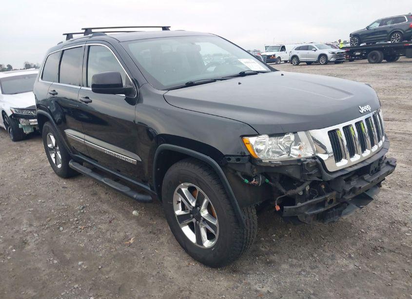 2013 Jeep Grand CHEROKEE LAREDO (VIN 1C4RJFAG0DC615493) main photo