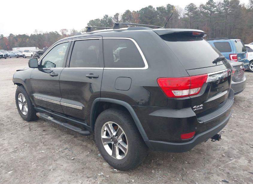 Photo 3 of 2013 Jeep Grand CHEROKEE LAREDO (VIN 1C4RJFAG0DC615493)