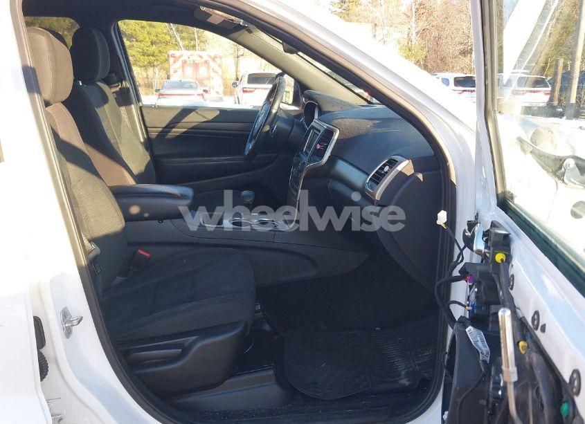 Photo 5 of 2015 Jeep Grand CHEROKEE LAREDO (VIN 1C4RJFAG0FC814742)