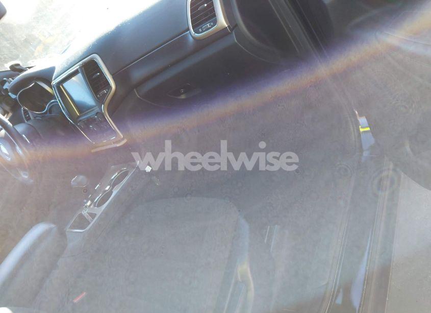 Photo 5 of 2015 Jeep Grand CHEROKEE LAREDO (VIN 1C4RJFAG0FC828740)