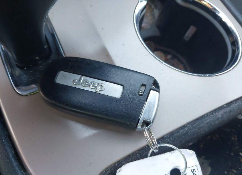 Photo 11 of 2015 Jeep Grand CHEROKEE LAREDO (VIN 1C4RJFAG0FC948313)