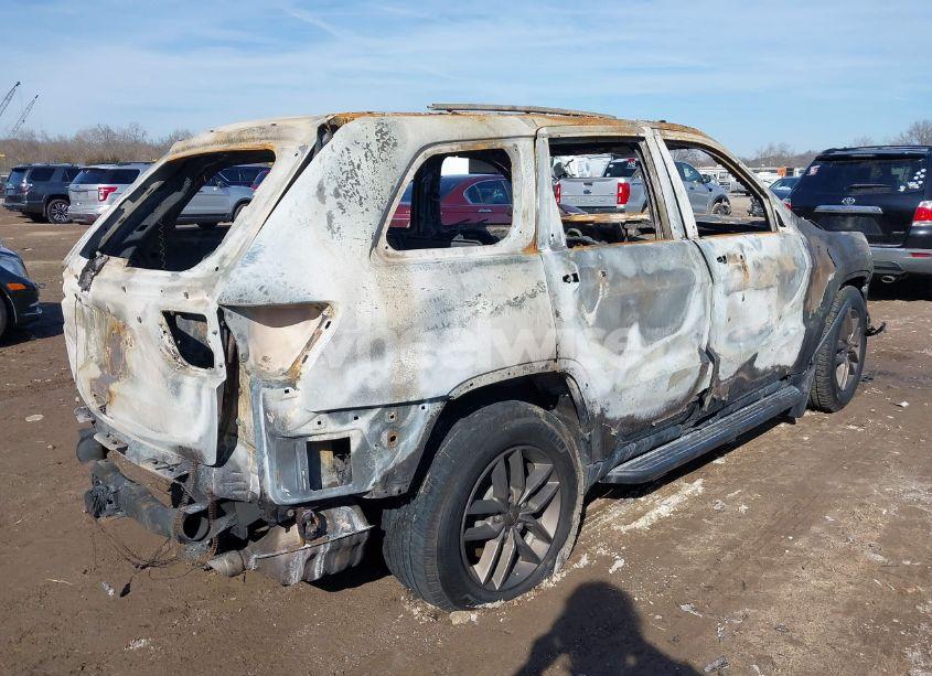 Photo 4 of 2017 Jeep Grand CHEROKEE 75TH ANNIVERSARY EDITION 4X4 (VIN 1C4RJFAG0HC674307)