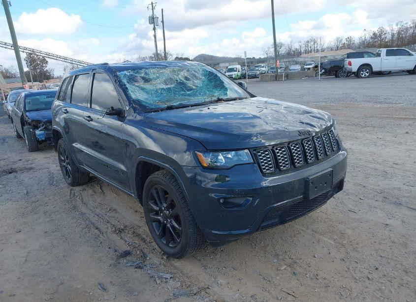 2017 Jeep Grand CHEROKEE ALTITUDE 4X4 (VIN 1C4RJFAG0HC885927) main photo