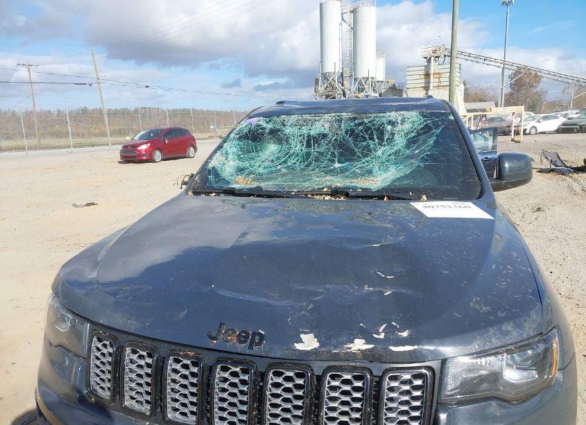 Photo 6 of 2017 Jeep Grand CHEROKEE ALTITUDE 4X4 (VIN 1C4RJFAG0HC885927)