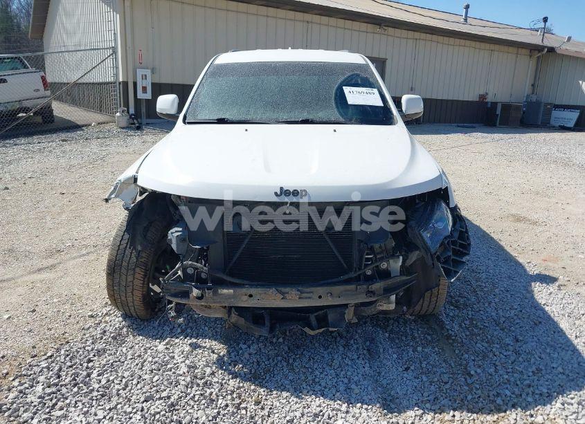 Photo 13 of 2018 Jeep Grand CHEROKEE ALTITUDE 4X4 (VIN 1C4RJFAG0JC177991)