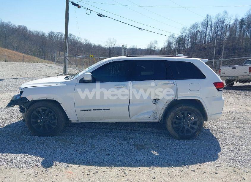 Photo 15 of 2018 Jeep Grand CHEROKEE ALTITUDE 4X4 (VIN 1C4RJFAG0JC177991)