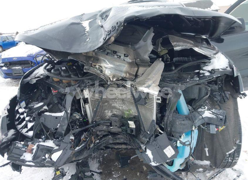 Photo 6 of 2018 Jeep Grand CHEROKEE ALTITUDE 4X4 (VIN 1C4RJFAG0JC203148)