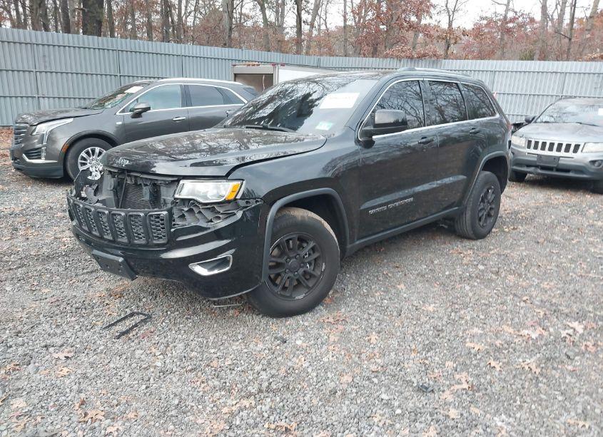 Photo 2 of 2018 Jeep Grand CHEROKEE LAREDO E 4X4 (VIN 1C4RJFAG0JC207202)
