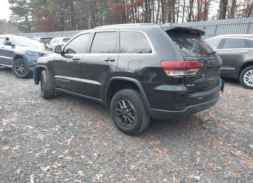 Photo 3 of 2018 Jeep Grand CHEROKEE LAREDO E 4X4 (VIN 1C4RJFAG0JC207202)