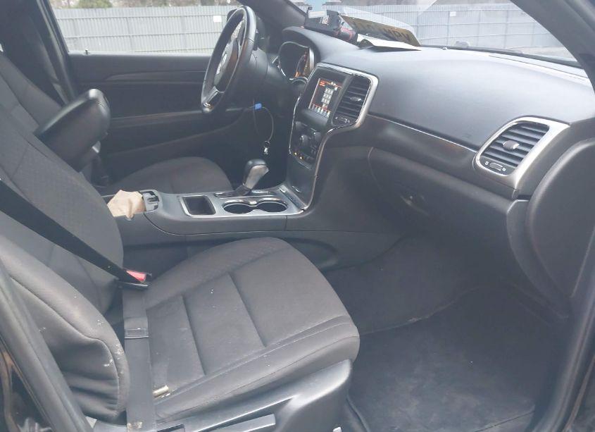 Photo 5 of 2018 Jeep Grand CHEROKEE LAREDO E 4X4 (VIN 1C4RJFAG0JC207202)