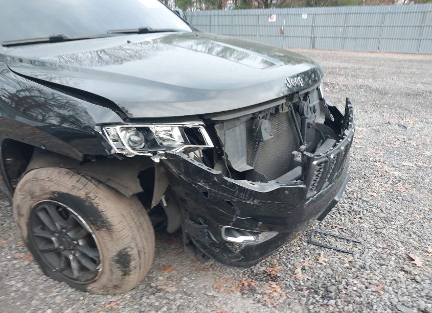 Photo 6 of 2018 Jeep Grand CHEROKEE LAREDO E 4X4 (VIN 1C4RJFAG0JC207202)