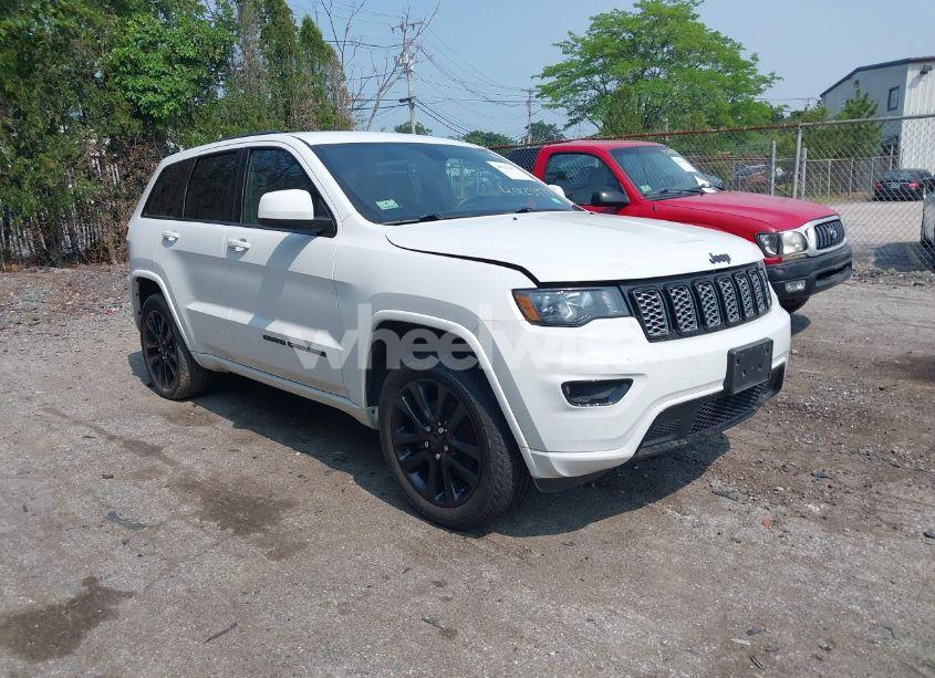 2018 Jeep Grand CHEROKEE ALTITUDE 4X4 (VIN 1C4RJFAG0JC348402) main photo