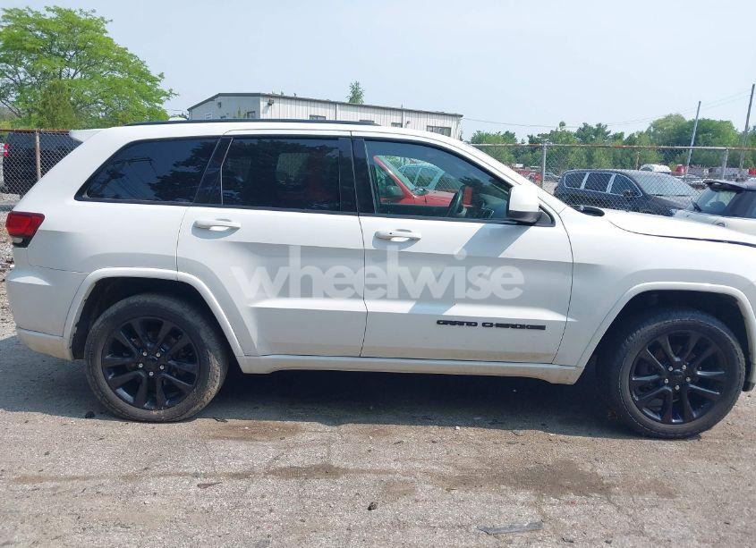 Photo 13 of 2018 Jeep Grand CHEROKEE ALTITUDE 4X4 (VIN 1C4RJFAG0JC348402)