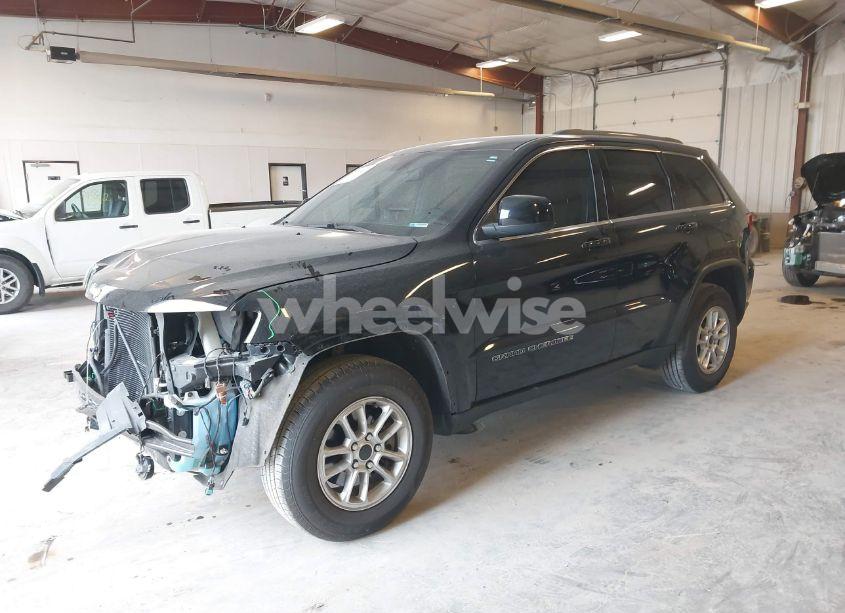 Photo 2 of 2018 Jeep Grand CHEROKEE LAREDO E 4X4 (VIN 1C4RJFAG0JC503756)