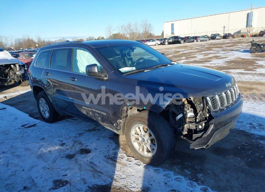 2019 Jeep Grand CHEROKEE LAREDO E 4X4 (VIN 1C4RJFAG0KC607925) main photo