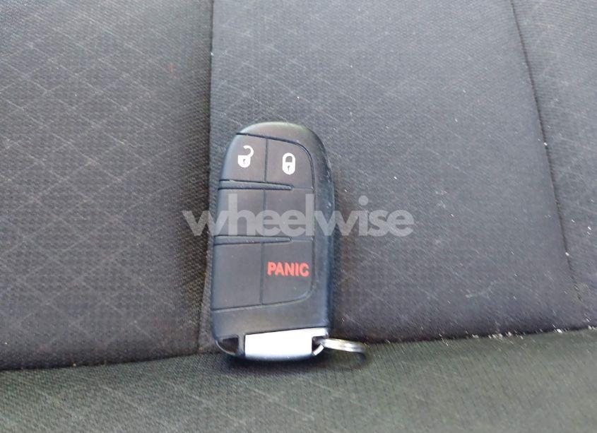 Photo 11 of 2019 Jeep Grand CHEROKEE LAREDO E 4X4 (VIN 1C4RJFAG0KC607925)