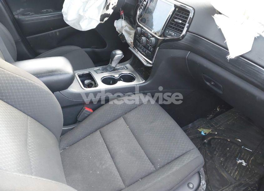 Photo 5 of 2020 Jeep Grand CHEROKEE LAREDO (VIN 1C4RJFAG0LC132276)