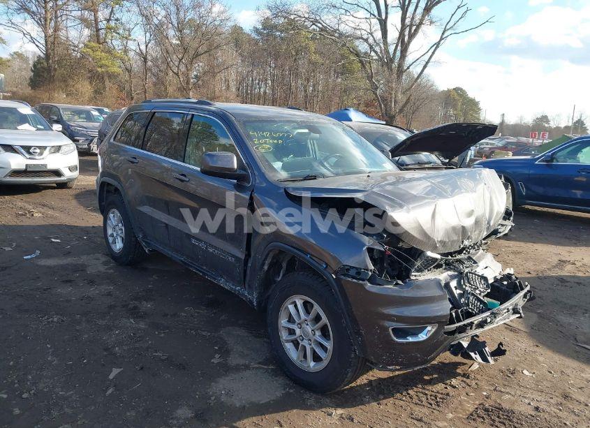 2020 Jeep Grand CHEROKEE LAREDO E 4X4 (VIN 1C4RJFAG0LC239196) main photo