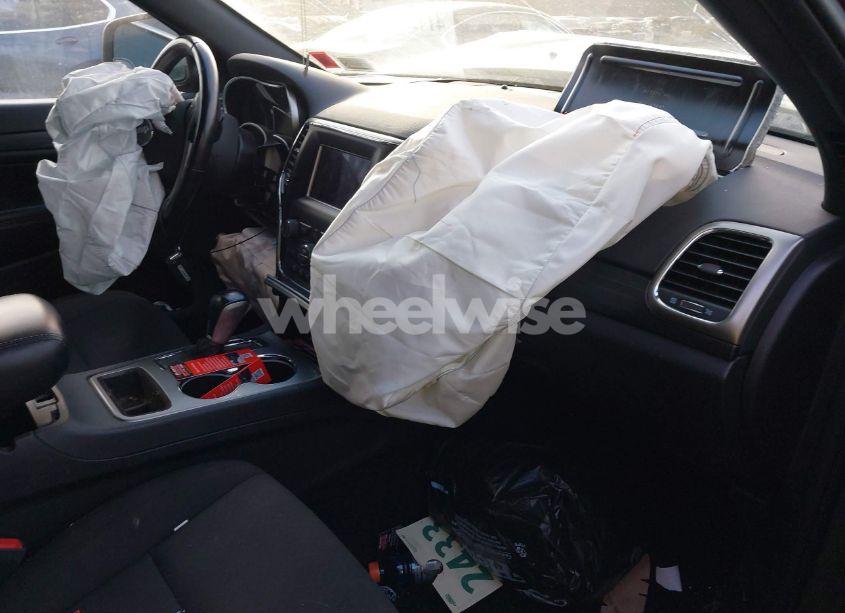 Photo 5 of 2020 Jeep Grand CHEROKEE LAREDO E 4X4 (VIN 1C4RJFAG0LC239196)