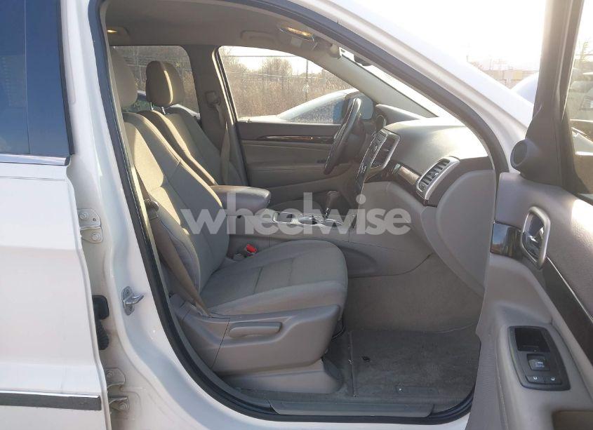 Photo 5 of 2012 Jeep Grand CHEROKEE LAREDO (VIN 1C4RJFAG1CC199694)