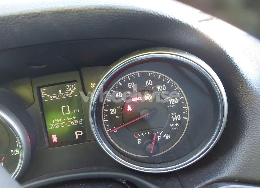 Photo 15 of 2012 Jeep Grand CHEROKEE LAREDO (VIN 1C4RJFAG1CC281389)