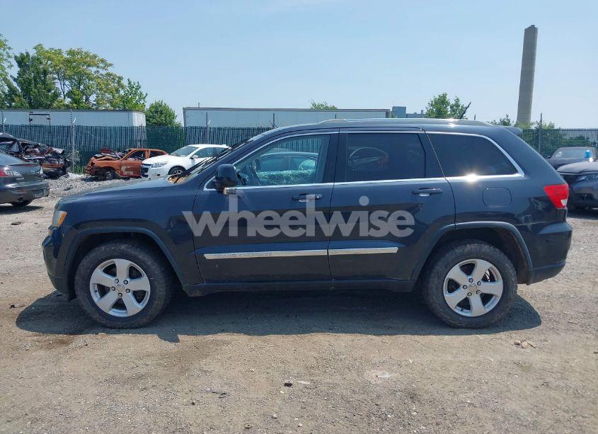 Photo 14 of 2013 Jeep Grand CHEROKEE LAREDO (VIN 1C4RJFAG1DC532719)