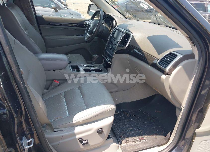 Photo 5 of 2013 Jeep Grand CHEROKEE LAREDO (VIN 1C4RJFAG1DC532719)