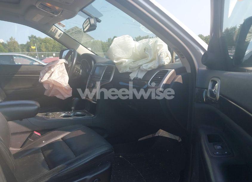 Photo 5 of 2013 Jeep Grand CHEROKEE LAREDO (VIN 1C4RJFAG1DC542568)