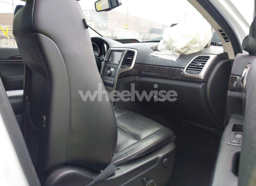 Photo 5 of 2013 Jeep Grand CHEROKEE LAREDO (VIN 1C4RJFAG1DC549004)