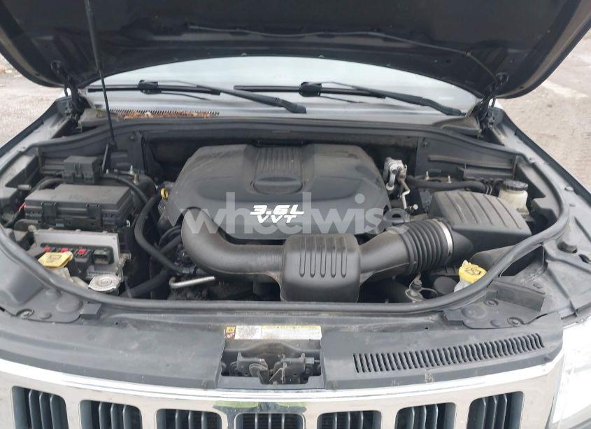 Photo 10 of 2013 Jeep Grand CHEROKEE LAREDO (VIN 1C4RJFAG1DC557992)