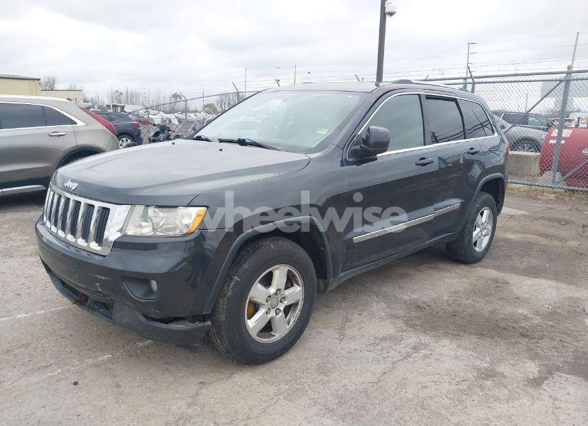 Photo 2 of 2013 Jeep Grand CHEROKEE LAREDO (VIN 1C4RJFAG1DC557992)