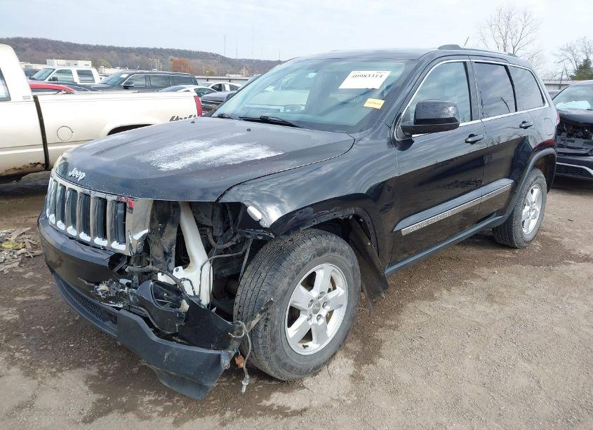 Photo 2 of 2013 Jeep Grand CHEROKEE LAREDO (VIN 1C4RJFAG1DC560679)