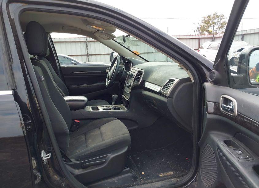 Photo 5 of 2013 Jeep Grand CHEROKEE LAREDO (VIN 1C4RJFAG1DC560679)