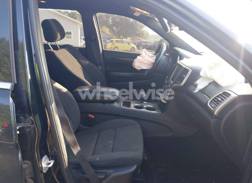 Photo 5 of 2014 Jeep Grand CHEROKEE LAREDO (VIN 1C4RJFAG1EC174927)