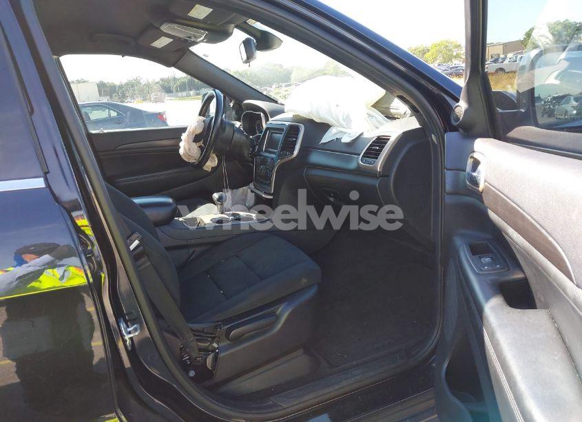 Photo 5 of 2015 Jeep Grand CHEROKEE LAREDO (VIN 1C4RJFAG1FC182835)