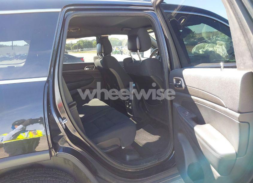 Photo 8 of 2015 Jeep Grand CHEROKEE LAREDO (VIN 1C4RJFAG1FC182835)