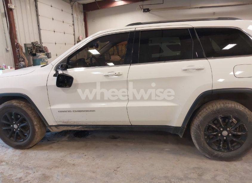 Photo 14 of 2015 Jeep Grand CHEROKEE LAREDO (VIN 1C4RJFAG1FC213355)