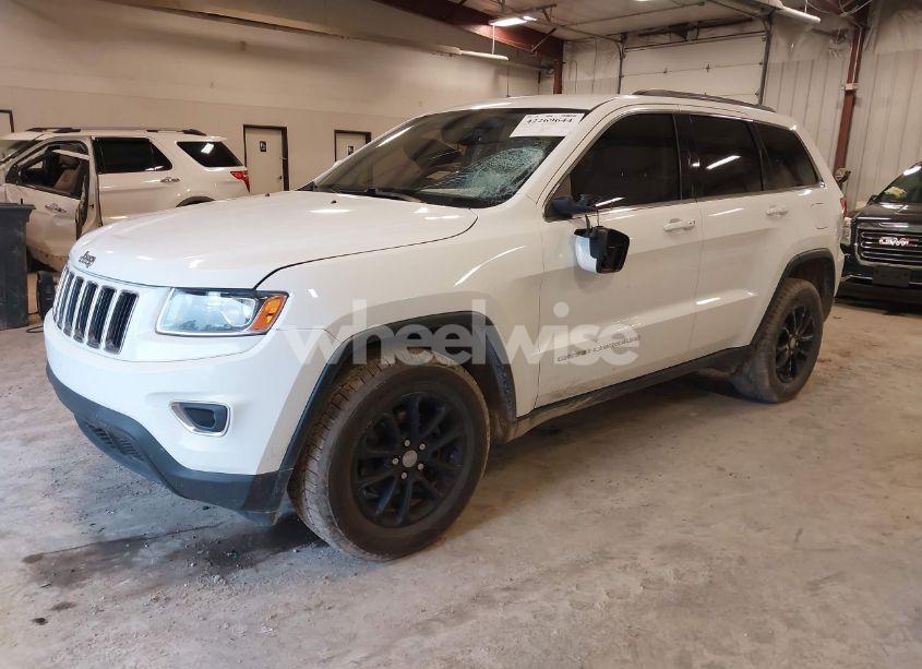 Photo 2 of 2015 Jeep Grand CHEROKEE LAREDO (VIN 1C4RJFAG1FC213355)