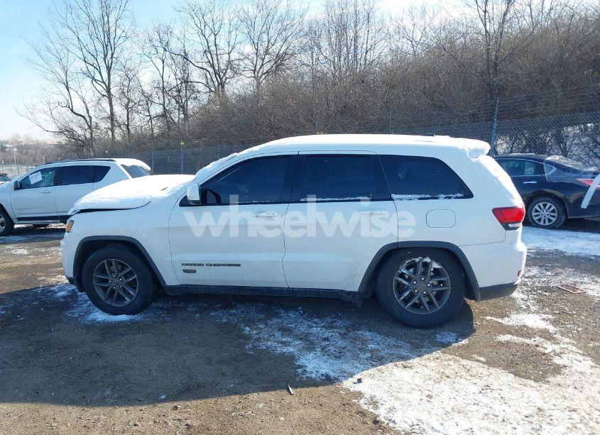 Photo 15 of 2016 Jeep Grand CHEROKEE 75TH ANNIVERSARY (VIN 1C4RJFAG1GC417610)